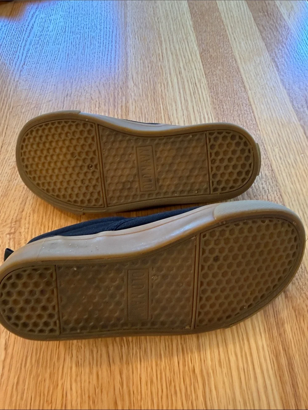 Old Navy Black Slip-On Kids Dress Shoes with Brown Soles size 12
